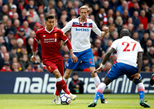 更是两种足 更是两种足